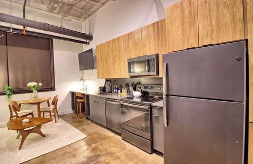 Midtown Apartment | Chic Ultramodern Minimalist Loft Suite + Patio