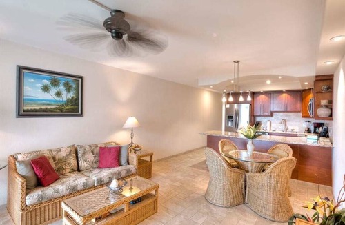 Kihei Condo | Chic Upgrades+Great View! Modern Kitchen, WiFi, Washer/Dryer–Kamaole Sands 5302