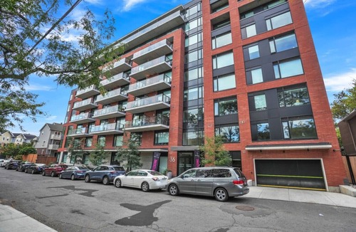 Sandy Hill Apartment | Chic Urban 1BR Apt with Balcony and Skyline Views