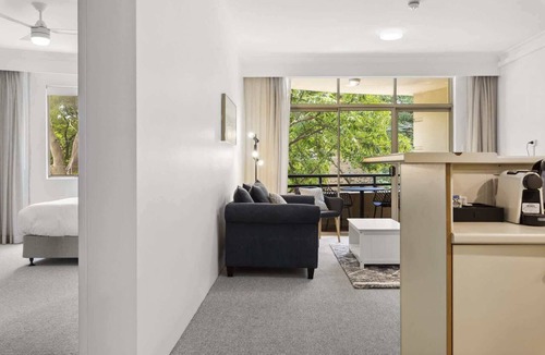 Camperdown Apartment | Chic Urban Escape in Vibrant Camperdown