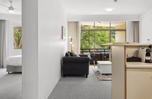 Camperdown Apartment | Chic Urban Escape in Vibrant Camperdown