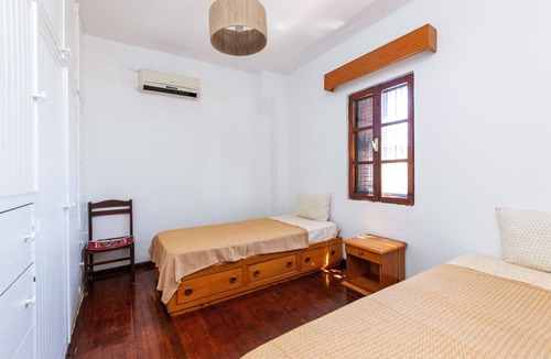 Bodrum City Center Apartment | Chic Villa w Fireplace, BBQ 5 min to Beach