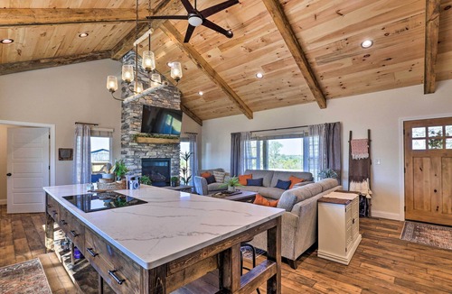 Williamstown House | Chic Williamstown Retreat with Pool & Hot Tub!