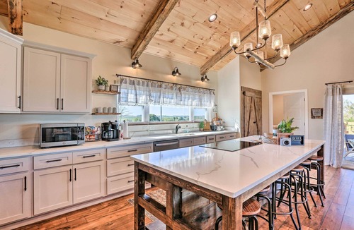 Williamstown House | Chic Williamstown Retreat with Pool & Hot Tub!