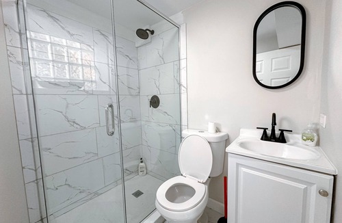 Lakeview Apartment | Chicago Bear Den