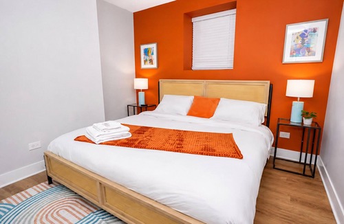 Edgewater Hotel | Chicago Edgewater 3BR - 9 Min Walk to Loyola