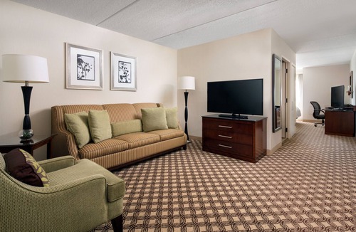 Naperville Hotel | Chicago Marriott Naperville