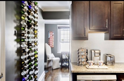 Logan Square House | Chicago’s Dickens Place flat. Beautiful 2bed trendy, In the heart of Chicago