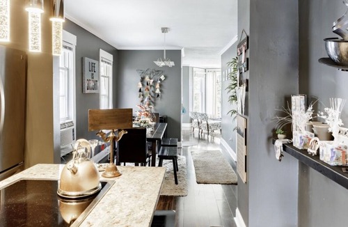 Logan Square House | Chicago’s Dickens Place flat. Beautiful 2bed trendy, In the heart of Chicago