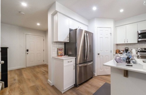 Stony Plain House | Chiccityescape3BDRM King