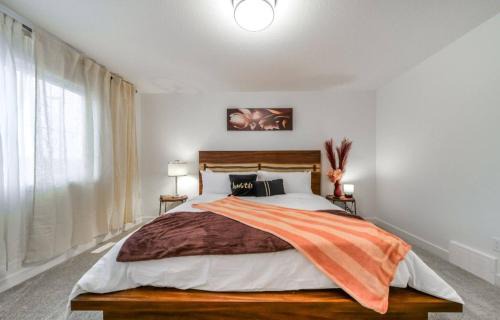 Stony Plain House | Chiccityescape3BDRM King