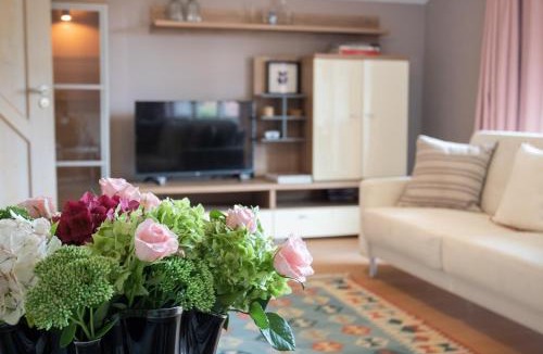 Chieming Apartment | ChiemSeeNest - romantische Ferienwohnung am Chiemsee mit separatem Sommer Seezugang