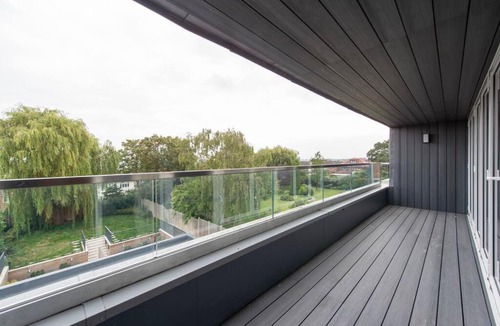 Chigwell Apartment | Chigwell 1BR Study Escape CHCL F9