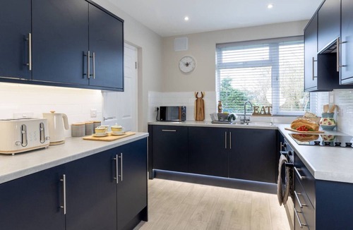 Edwinstowe House | Child-friendly 3-bed house in Sherwood Forest, Edwinstowe with WiFi & Parking