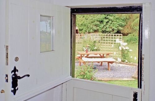 Hale Village Cottage | Childe Of Hale Cottage - 27896