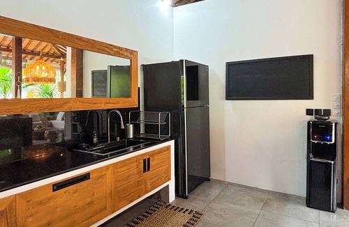 Drupadi Villa | Chill in the Rustic Tropical Getaway 8BR Seminyak