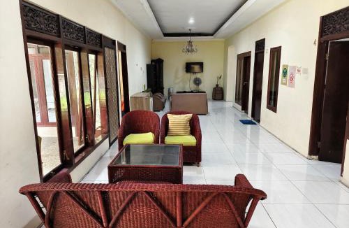 Darmo House | Chill-Inn near Surabaya Zoo Syariah