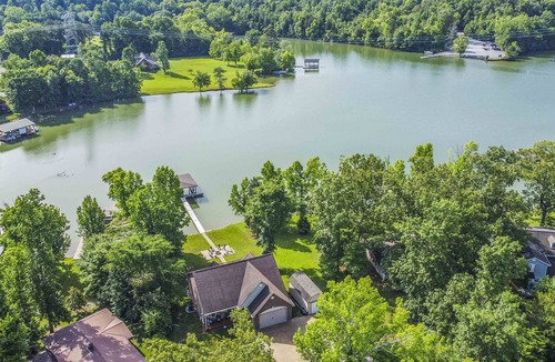 Ten Mile House | Chill on Watts Bar Lakefront with Private Dock!