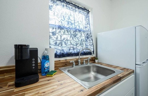 South Pensacola Cottage | Chill Studio Pensacola Getaway