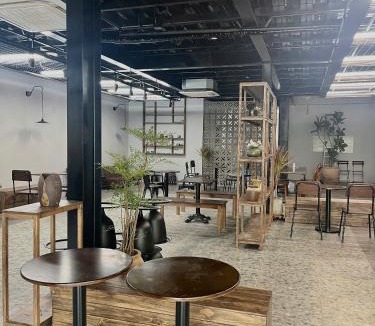 Bai Chay Hotel | Chillax