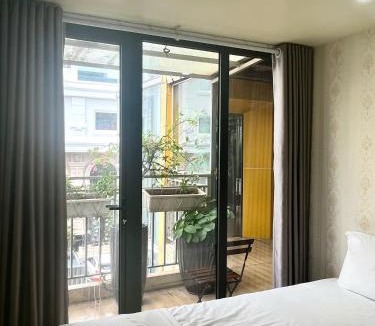 Bai Chay Hotel | Chillax