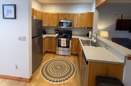 McHenry House | Chillaxin | Hot Tub, Half a Mile from Wisp Resort