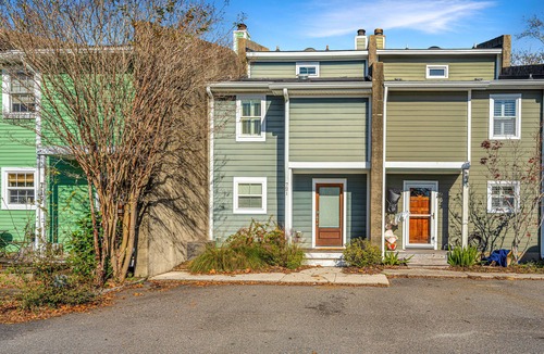 Old Village House | Chillin' In Charleston - Close to Downtown & Beach