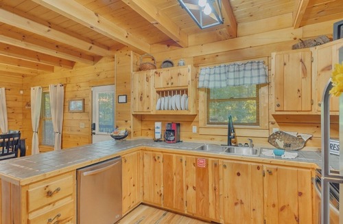 Caton Cabin | Chillin N Grillin 2 Bedroom Cabin