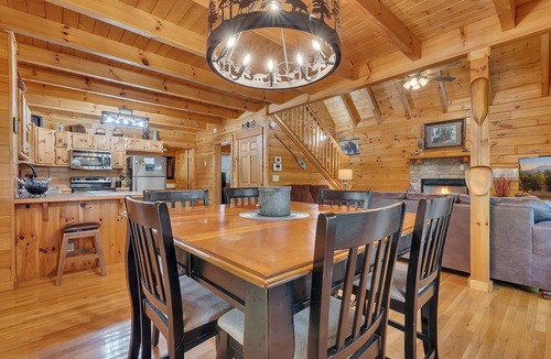 Caton Cabin | Chillin N Grillin - Cozy Pet-Friendly Cabin with Hot Tub & Mountain Views!