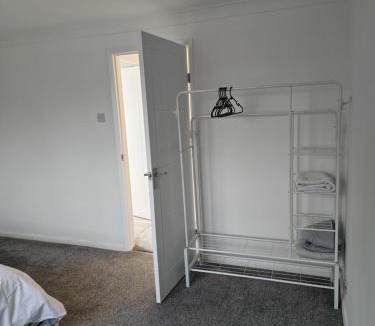 South Hornchurch Apartment | Chilux