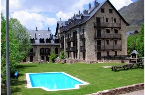 Taull Apartment | Chimenea en invierno, piscina en verano - Herbasabina 3