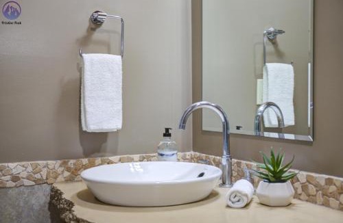 Canmore Apartment | Chinook Manor