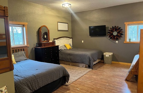 Durand House | Chippewa View Heights ~ breathtaking views and a peaceful getaway!