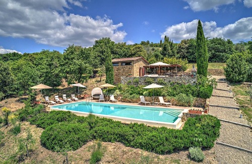 Castelnuovo Berardenga Villa | Chiusarella Arceno Rentals Club Chianti Villa exclusive Pool Concierge freeWiFi