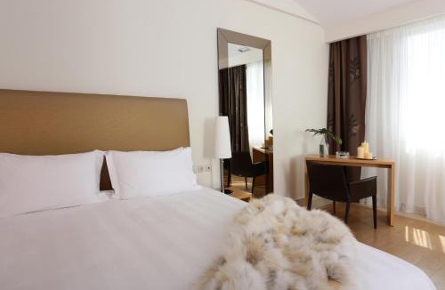 Kastoria Hotel | Chloe Luxury Hotel