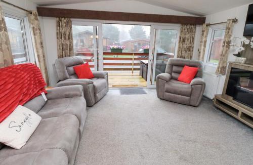 Morpeth House | Chloe's Cabin