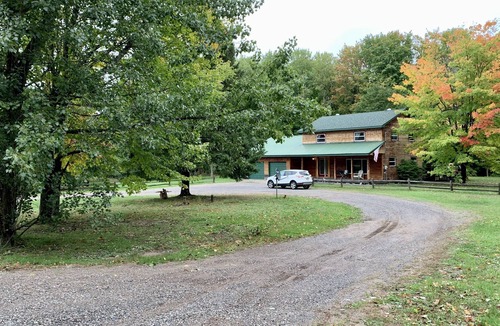 Upper Peninsula Michigan House | Chocolay Getaway (Marquette, MI)- Sleeps 6, 25 minutes to Sugarloaf Mountain!