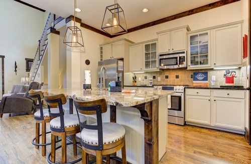 Big Canoe House | Choctaw Getaway - Scenic Sips, Fun Games, Movie Nights, Golf, Tennis, & Swimming