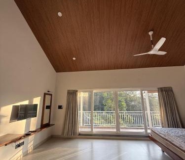 Chikkamagaluru House | Chola Lakeview Duplex Cottage