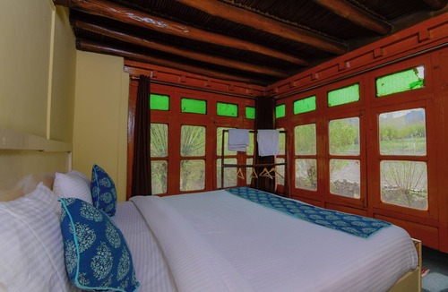 She Hotel | Chomal Cottages
