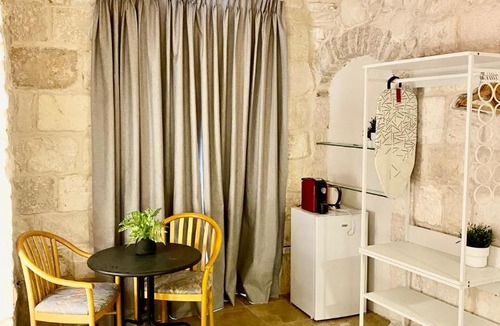 Old City Apartment | Christian Quarter Studio I