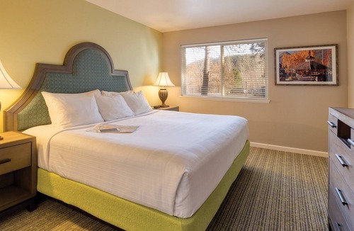 Downtown Leavenworth Resort | Christmas in Leavenworth 2 bedroom resort condo