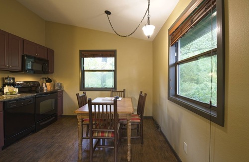 Wisconsin Dells Cottage | Christmas Mountain Village, Wisconsin Dells, 2 Bedroom Cottage