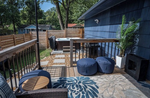 Lee's Summit House | Christmas Ready! - Luxe 3BR - Games Room, EV Charger, Hot Tub, Walk to DTWN LS