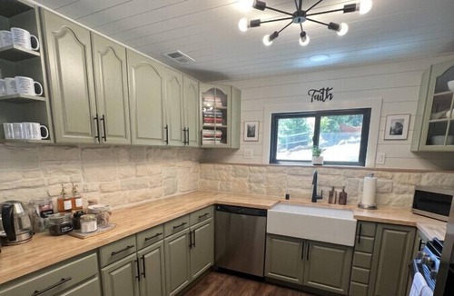 Running Springs House | Christmas Tree Cottage