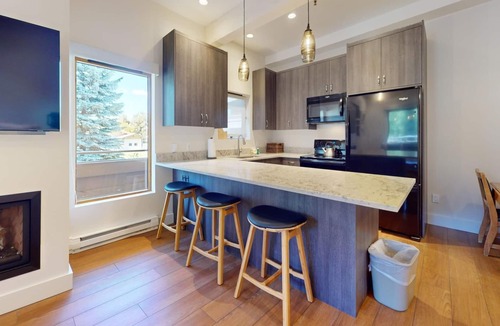 Ketchum Condo | Christophe Condo 503AB - Year-round Outdoor Pool & Hot Tub plus Bald Mt Views