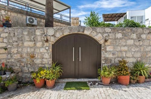 Lasa House | Christothea