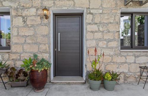 Lasa House | Christothea