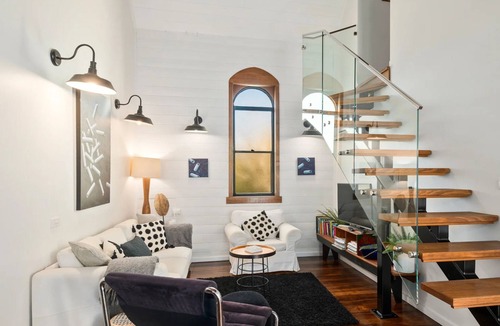 Robertson Apartment | Church Conversion @ 39 Hoddle Street - 2-bedroom apartment in lovely Robertson