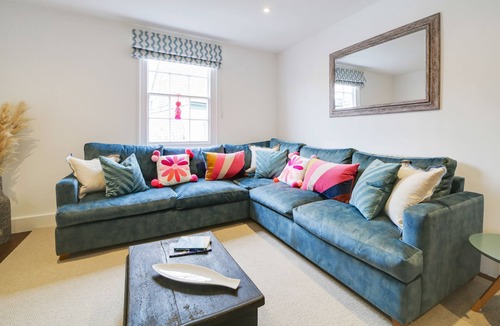Port Isaac House | CHURCH HILL HOUSE, pet friendly, with open fire in Port Isaac